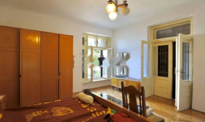 Недвижимость Трехкомнатная квартира в центре: 11