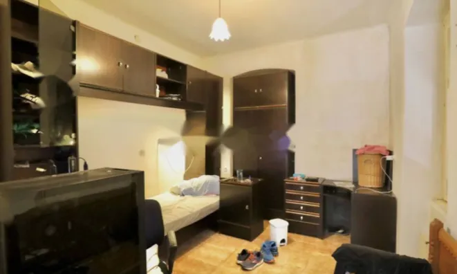 Недвижимость Трехкомнатная квартира в центре: 14