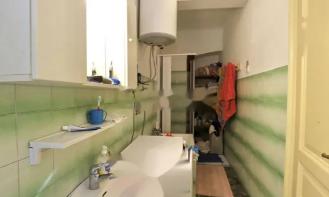 Недвижимость Трехкомнатная квартира в центре: 16