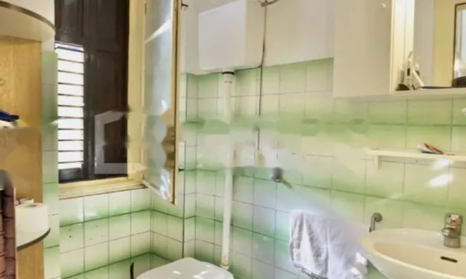 Недвижимость Трехкомнатная квартира в центре: 17