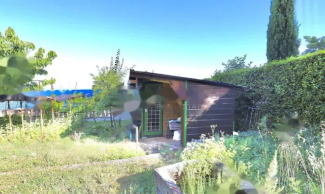 Недвижимость Трехкомнатная квартира в центре: 19