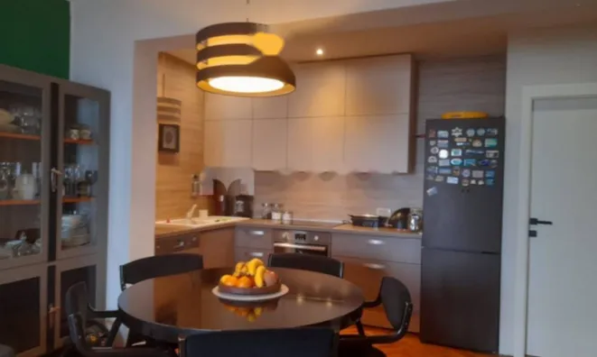 Недвижимость Трехкомнатная квартира, Центр: 10