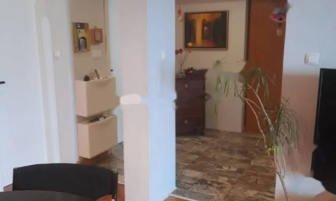 Недвижимость Трехкомнатная квартира, Центр: 12