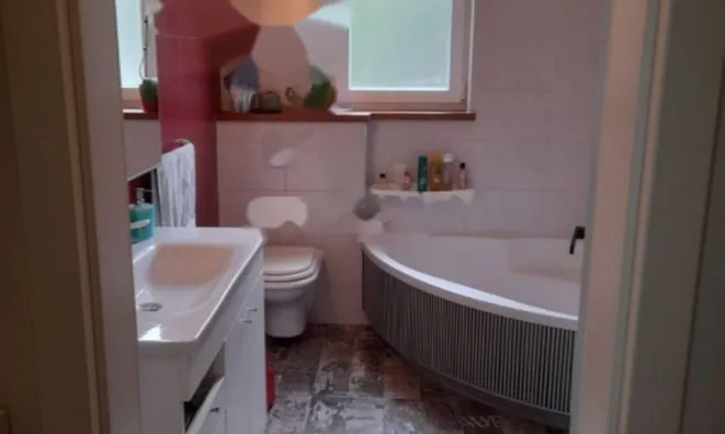 Недвижимость Трехкомнатная квартира, Центр: 13