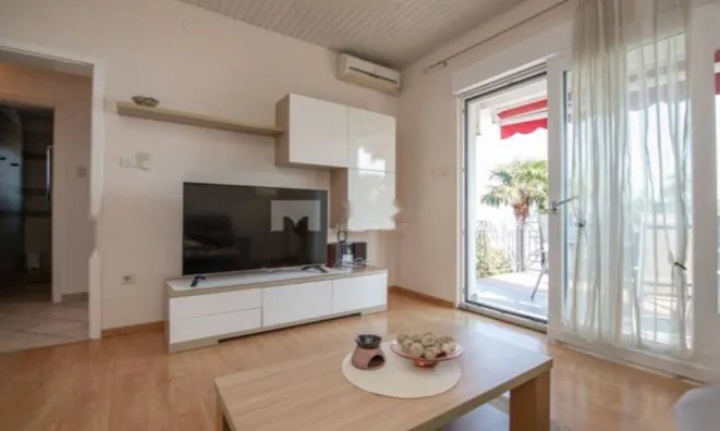 Недвижимость Четырёхкомнатная квартира, Центр, Опатия: 10