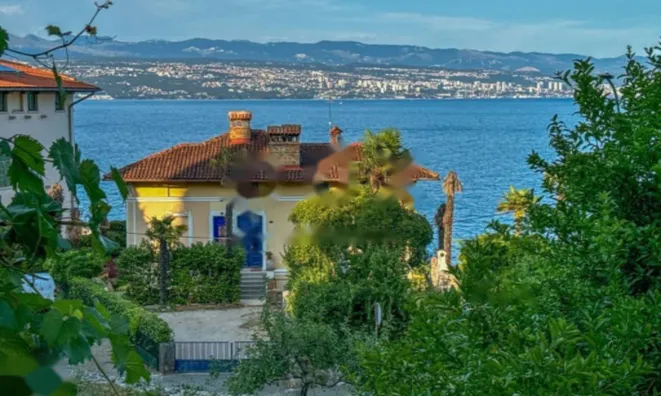 Недвижимость Четырехкомнатная квартира, Центр, Опатия: 3