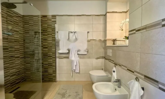 Недвижимость Четырехкомнатная квартира, Центр, Опатия: 14