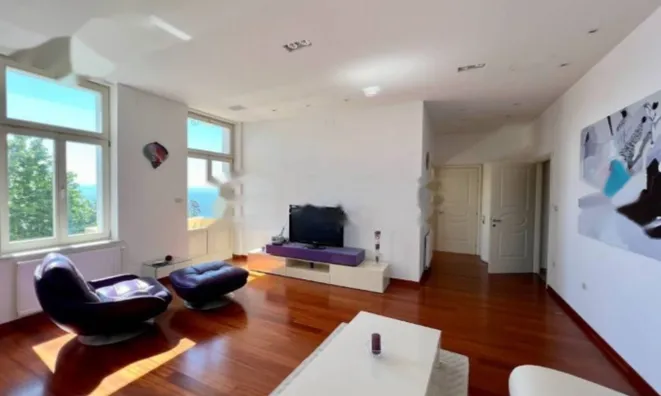 Недвижимость Трехкомнатная квартира в центре: 9