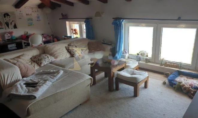 Недвижимость Трехкомнатная квартира в центре: 1