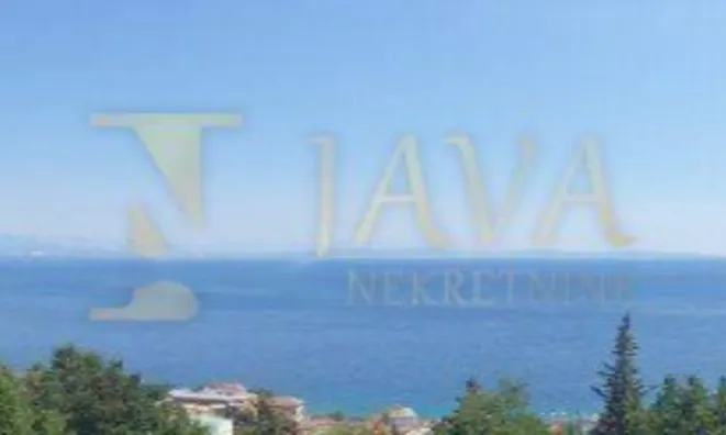 Недвижимость Трехкомнатная квартира в центре: 2