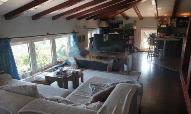 Недвижимость Трехкомнатная квартира в центре: 3