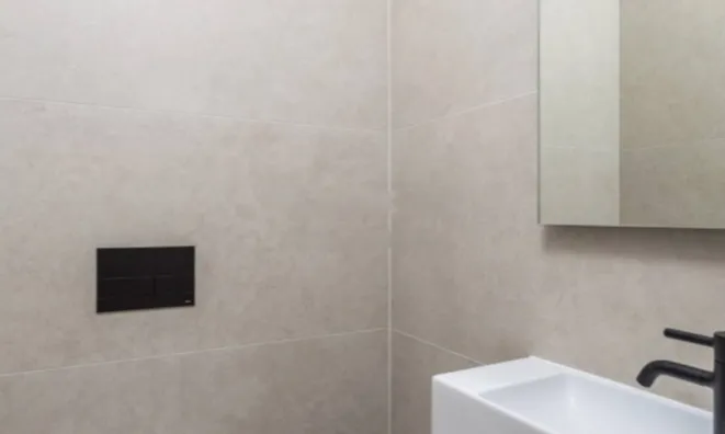 Недвижимость Трехкомнатная квартира в центре: 15