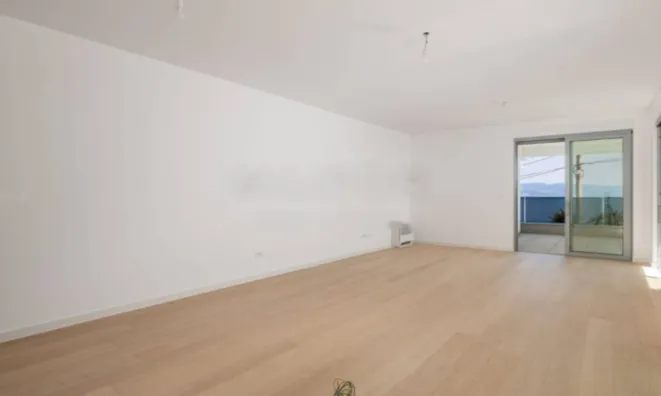 Недвижимость Трехкомнатная квартира в центре: 24