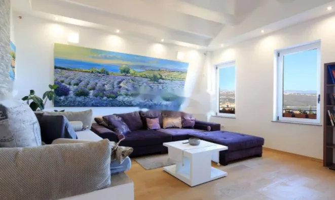 Недвижимость Четырехкомнатная квартира Центр: 2