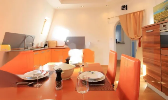 Недвижимость Четырехкомнатная квартира Центр: 10