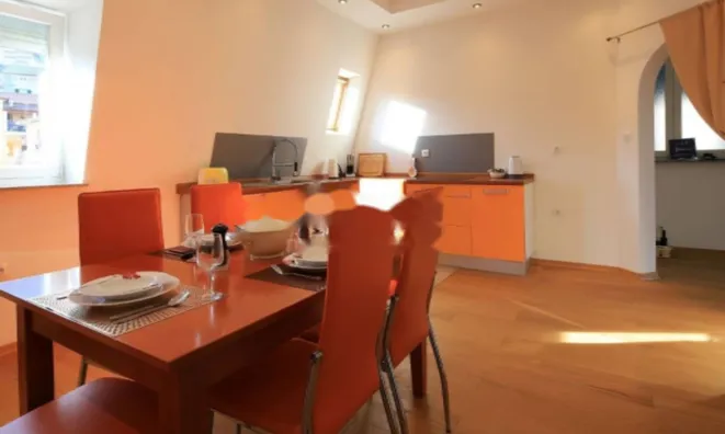 Недвижимость Четырехкомнатная квартира Центр: 11