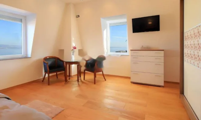 Недвижимость Четырехкомнатная квартира Центр: 18