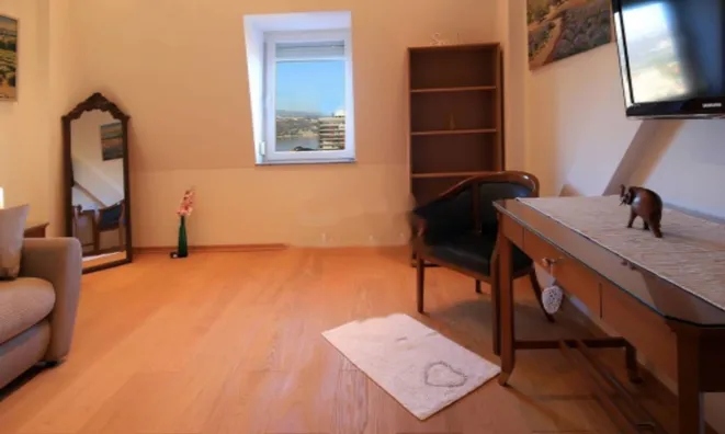 Недвижимость Четырехкомнатная квартира Центр: 24