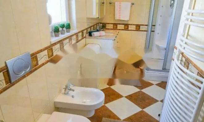 Недвижимость Четырехкомнатная квартира Центр: 11