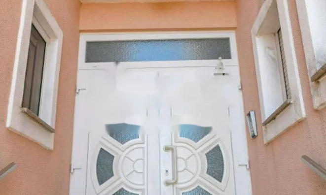 Недвижимость Четырехкомнатная квартира Центр: 13