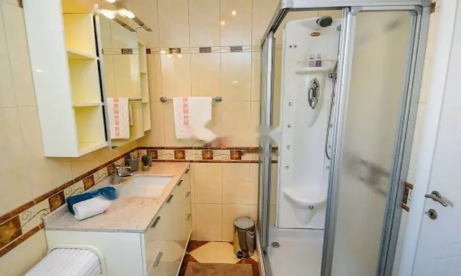 Недвижимость Четырехкомнатная квартира Центр: 18