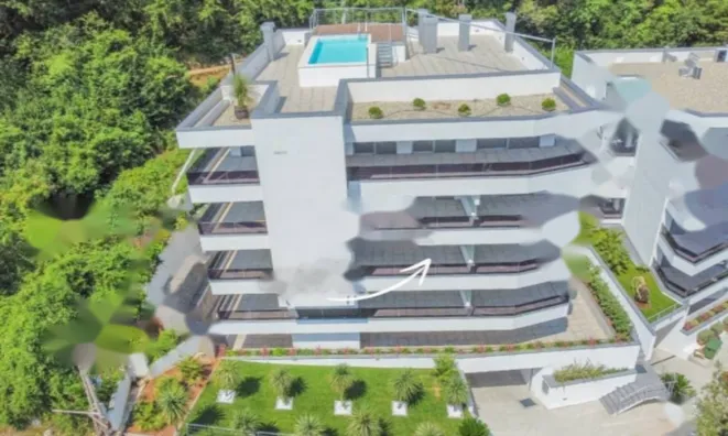 Недвижимость Трехкомнатная квартира в центре: 1