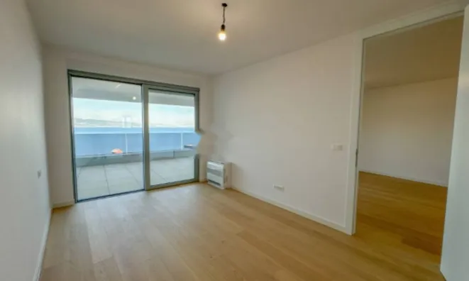 Недвижимость Трехкомнатная квартира в центре: 12