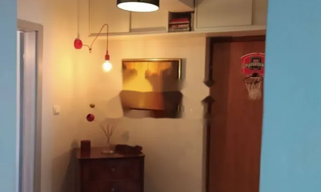 Недвижимость Трехкомнатная квартира в центре: 10