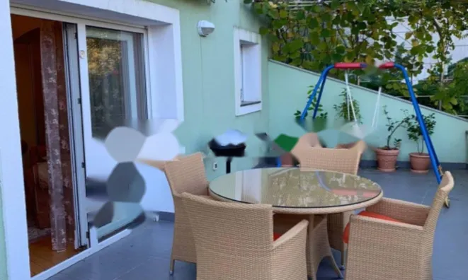 Недвижимость Четырехкомнатная квартира в центре: 12