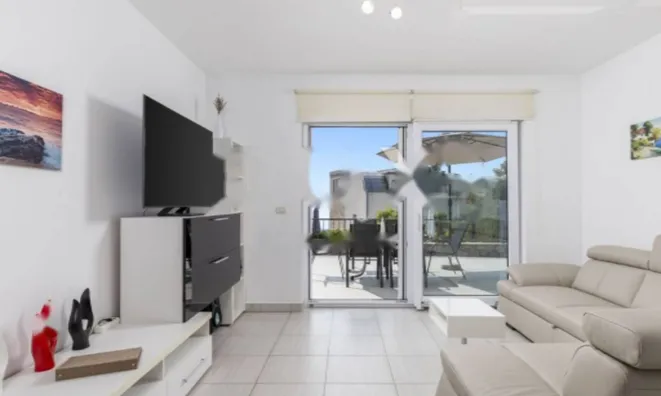 Недвижимость Трехкомнатная квартира в центре Опатии: 6