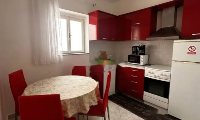 Недвижимость Двухкомнатная квартира Центр: 3