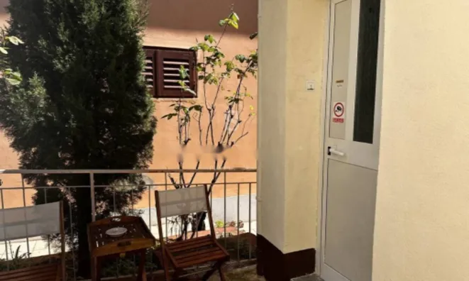 Недвижимость Двухкомнатная квартира Центр: 8