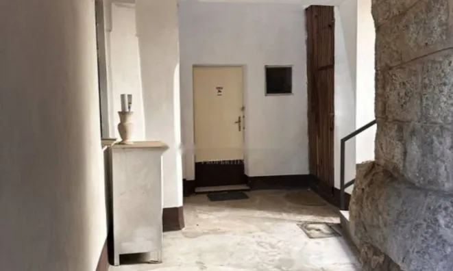 Недвижимость Двухкомнатная квартира Центр: 9