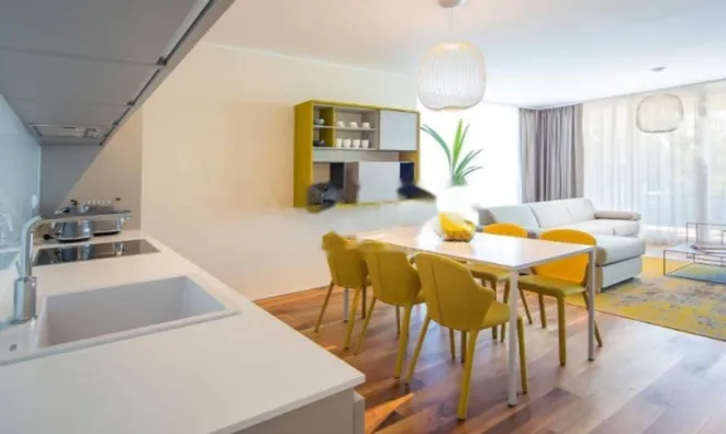 Недвижимость Трехкомнатная квартира в центре: 4