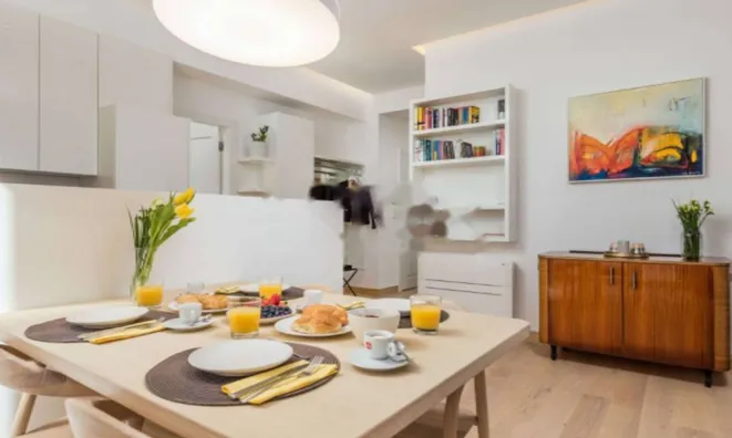 Недвижимость Трехкомнатная квартира Центр: 1