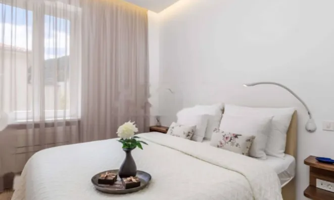 Недвижимость Трехкомнатная квартира Центр: 6