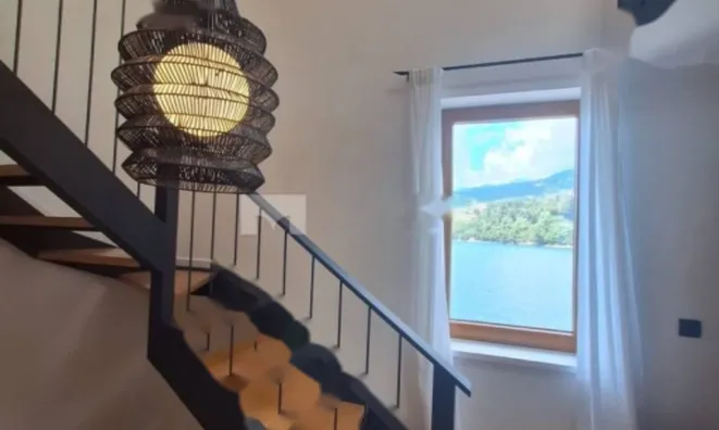 Недвижимость Трёхкомнатная квартира в центре: 1