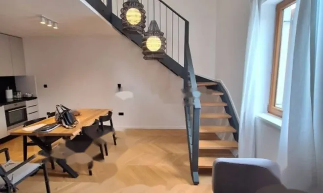 Недвижимость Трёхкомнатная квартира в центре: 2