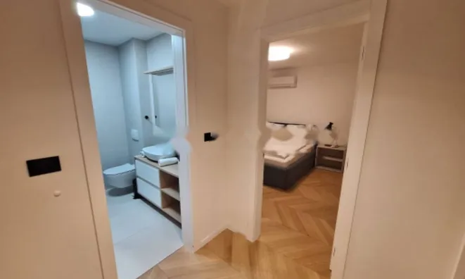 Недвижимость Трёхкомнатная квартира в центре: 4