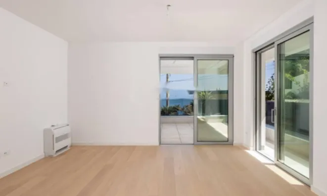 Недвижимость Трехкомнатная квартира в центре: 5