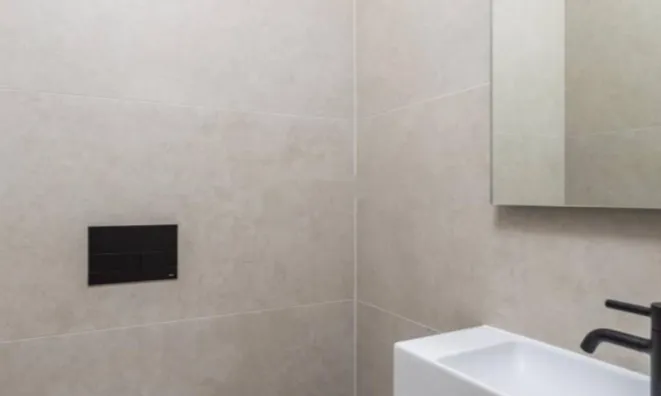 Недвижимость Трехкомнатная квартира в центре: 11