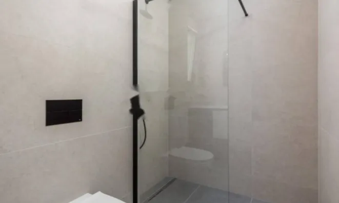 Недвижимость Трехкомнатная квартира в центре: 14