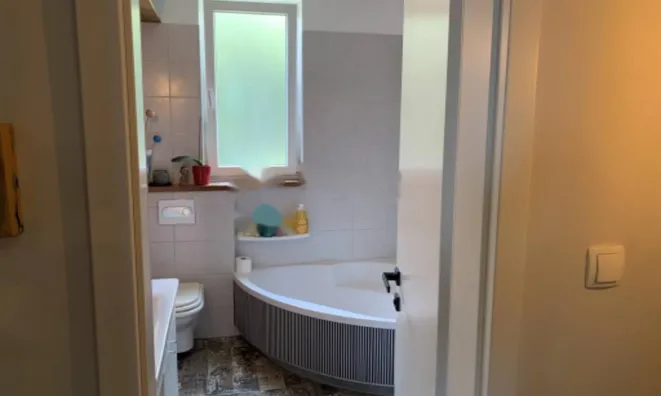 Недвижимость Трёхкомнатная квартира в центре: 13