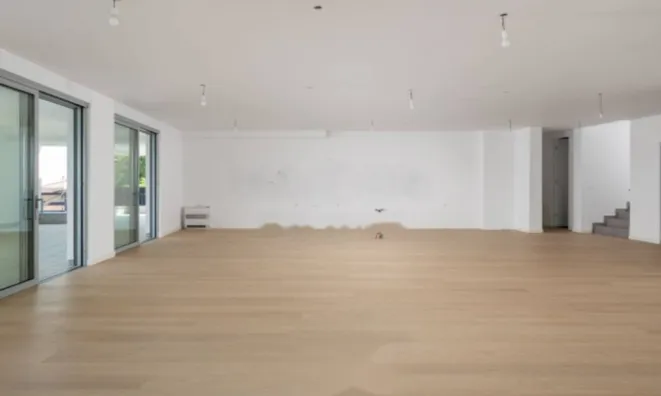 Недвижимость Четырехкомнатная квартира Центр: 3