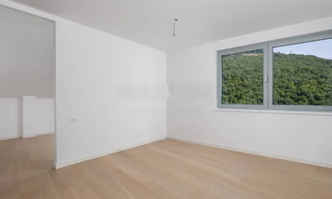 Недвижимость Четырехкомнатная квартира Центр: 7