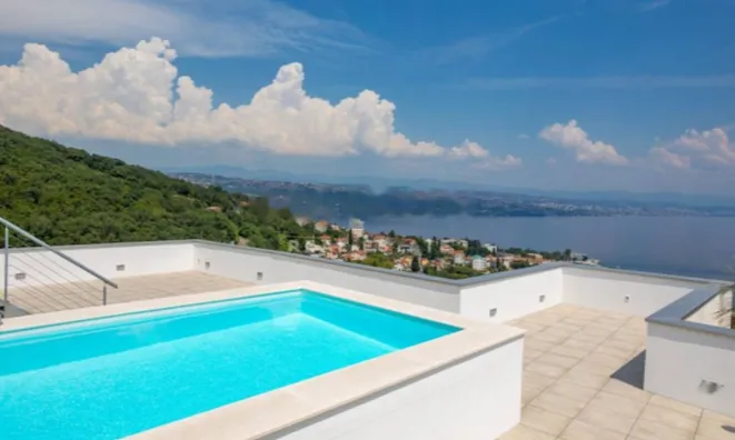 Недвижимость Четырехкомнатная квартира Центр: 30