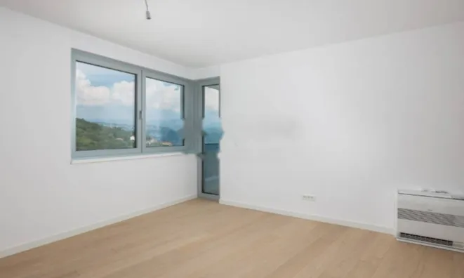 Недвижимость Четырехкомнатная квартира Центр: 35