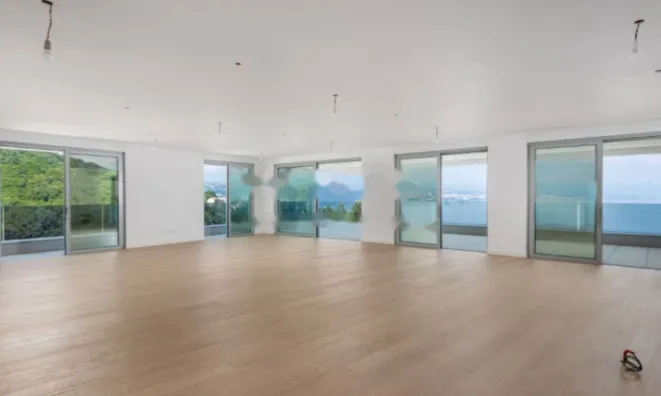 Недвижимость Четырехкомнатная квартира Центр: 39