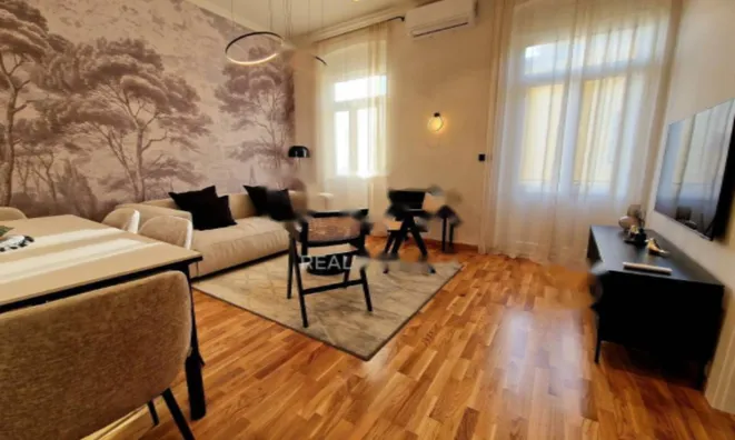 Недвижимость Двухкомнатная квартира в центре: 2