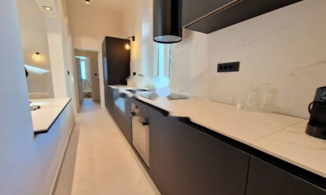 Недвижимость Двухкомнатная квартира в центре: 6